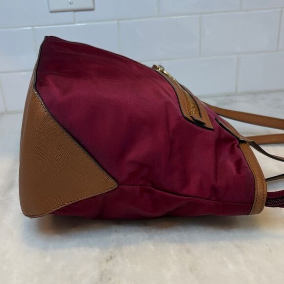 MICHAEL KORS Preppy Core Nylon & Leather Kempton Tote - Picture 7 of 16